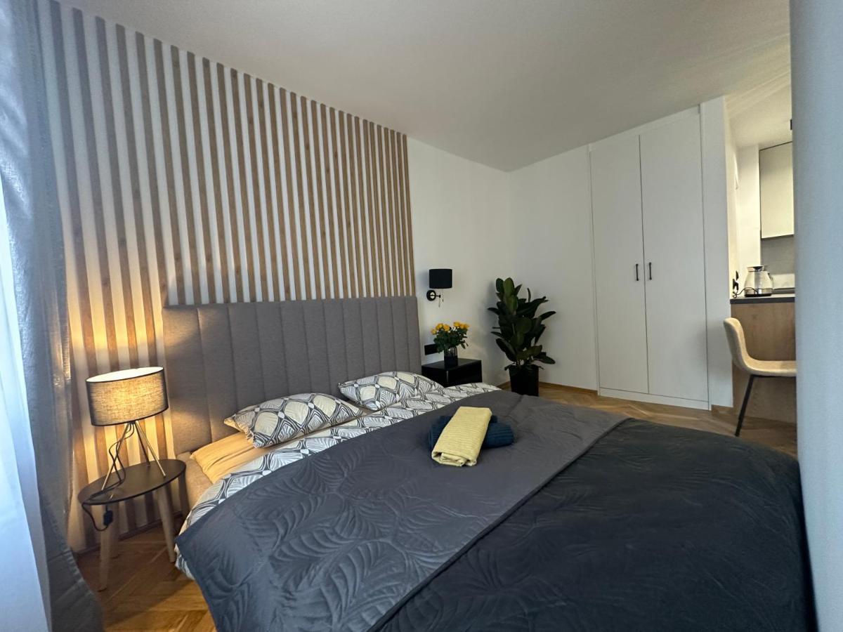 Mki Apartments - Zlota 69 Warsaw City Center Apartment Kültér fotó