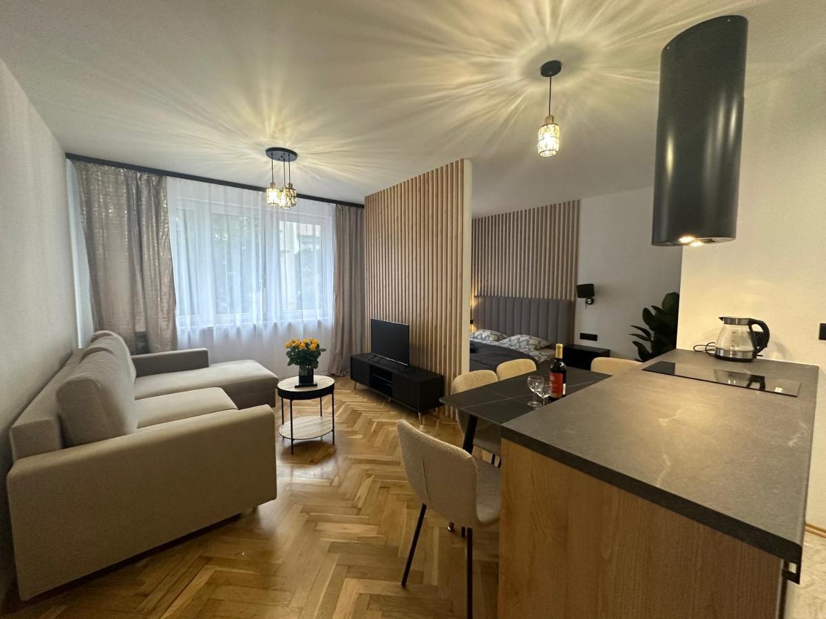 Mki Apartments - Zlota 69 Warsaw City Center Apartment Kültér fotó
