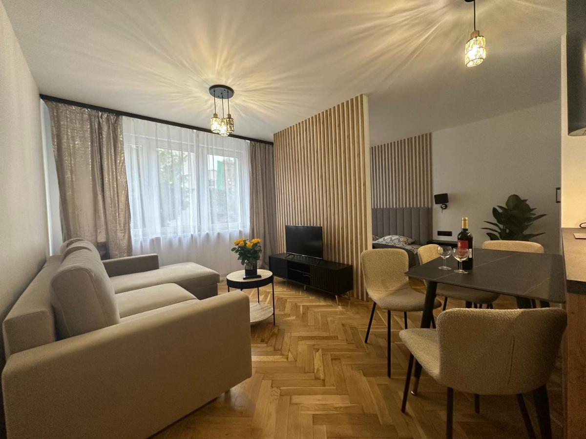 Mki Apartments - Zlota 69 Warsaw City Center Apartment Kültér fotó